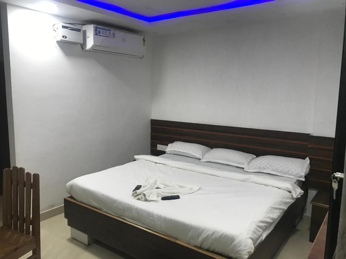 Krishnananda Dham Hotel Puri Bagian luar foto